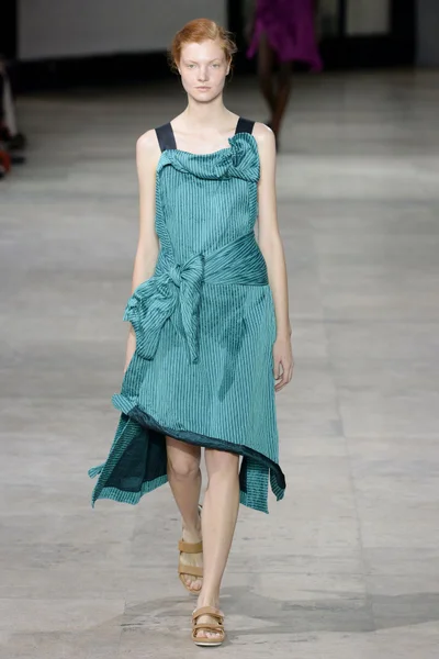 Look 28